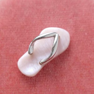 Vintage 14k white gold pink mother of pearl flip flop charm pendant, unique 14k white gold flip flop charm, beach jewelry,vintage shoe charm