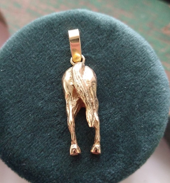 Vintage 14k yellow gold horse rear end pendant, 14