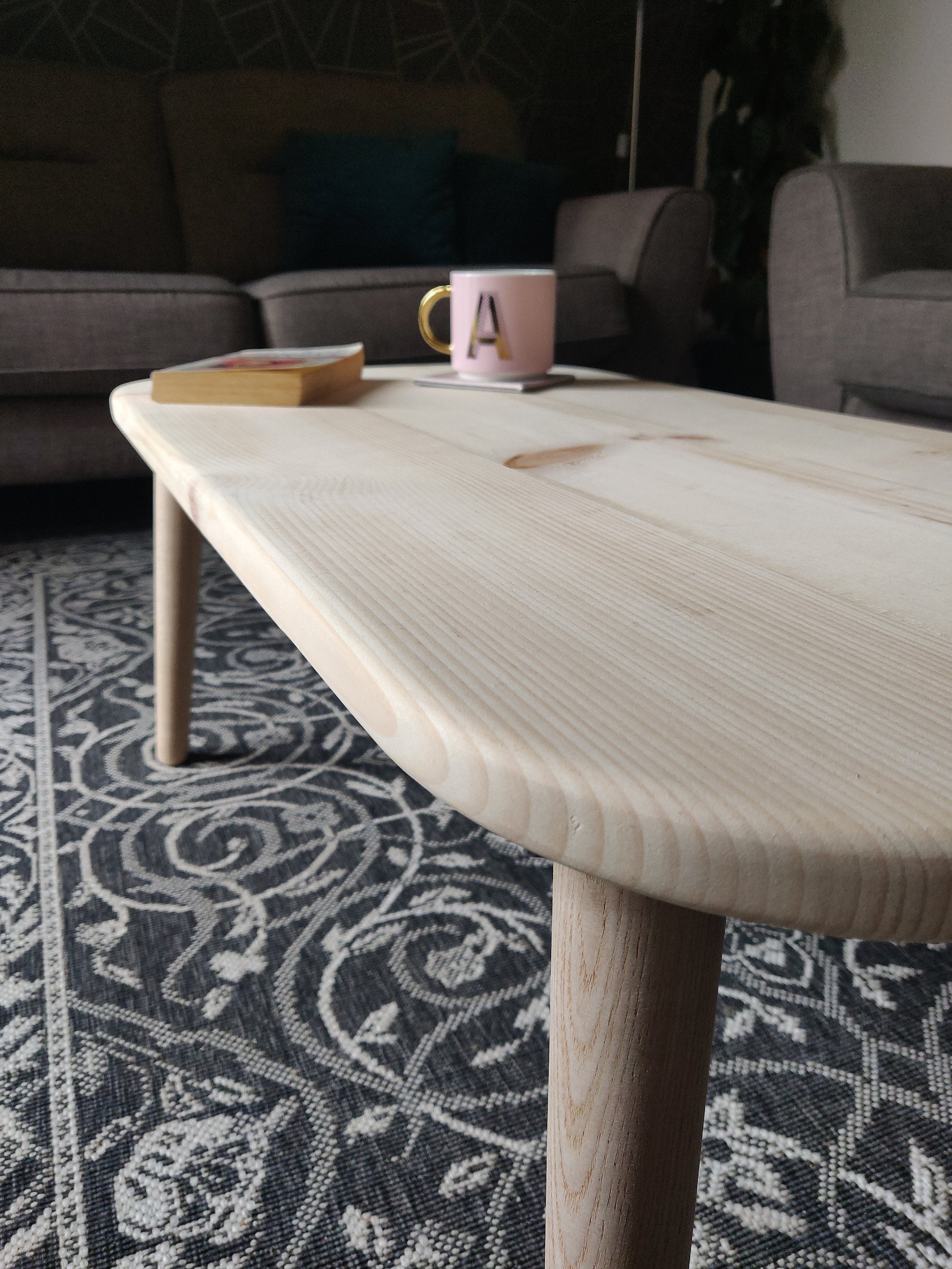 Rounded rectangle outlet coffee table