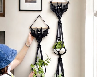 Macrame Bat Plant Hanger: Gothic Halloween Home Decor
