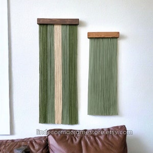 Macrame Yarn Wall Hanging: Boho Fiber Art Decor