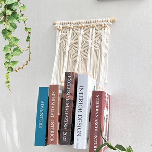 Hangende boekenplank van macramé: boho boekenopbergrek