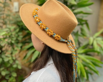 Macrame Daisy Flower Hatband: Boho Hat Accessory, Bridal Gift