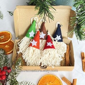 Set of 5 Macrame Gnome Ornaments, Christmas Gnomes Ornaments Set, Christmas Tree Decor, Macrame Christmas Ornaments, Holiday Handmade Gift