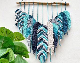 Colgante de pared con plumas de macramé hecho a mano, decoración bohemia para el hogar