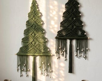 Árvore de Natal em macramê para pendurar na parede: decoração boho para o feriado