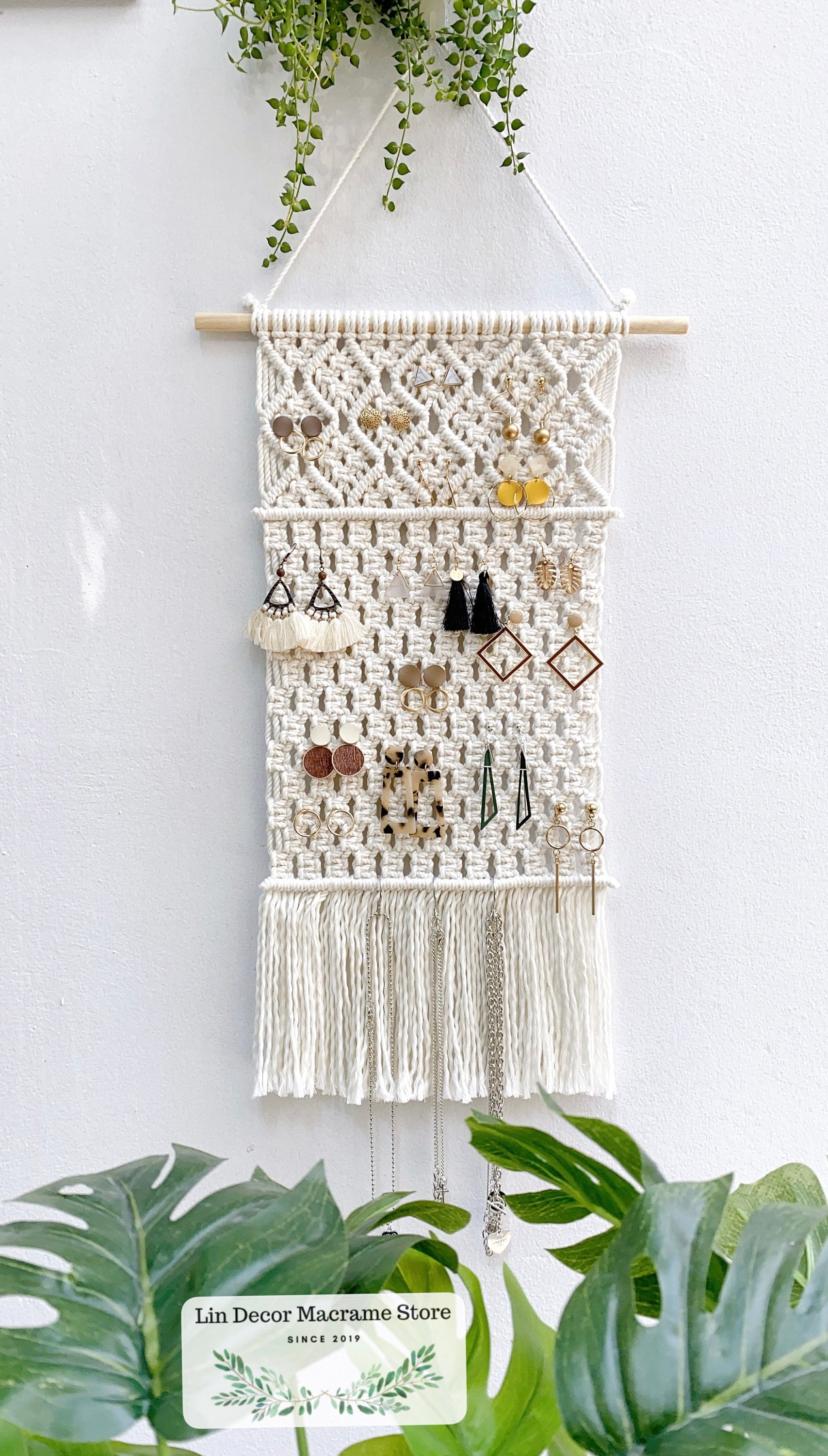 From empty to ear-resistible! Our Macrame Earring Holders are the perfect  way to organize your collection. Swipe to see the magic happen 😏🪄✨