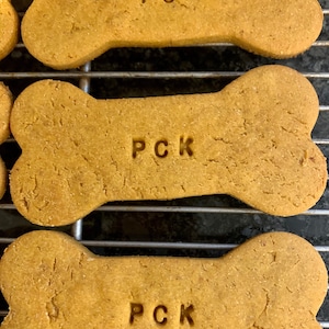 LARGE chicka PB boom small batch dog cookies (qty 8, 4.5&quot;x.1.5&quot;)