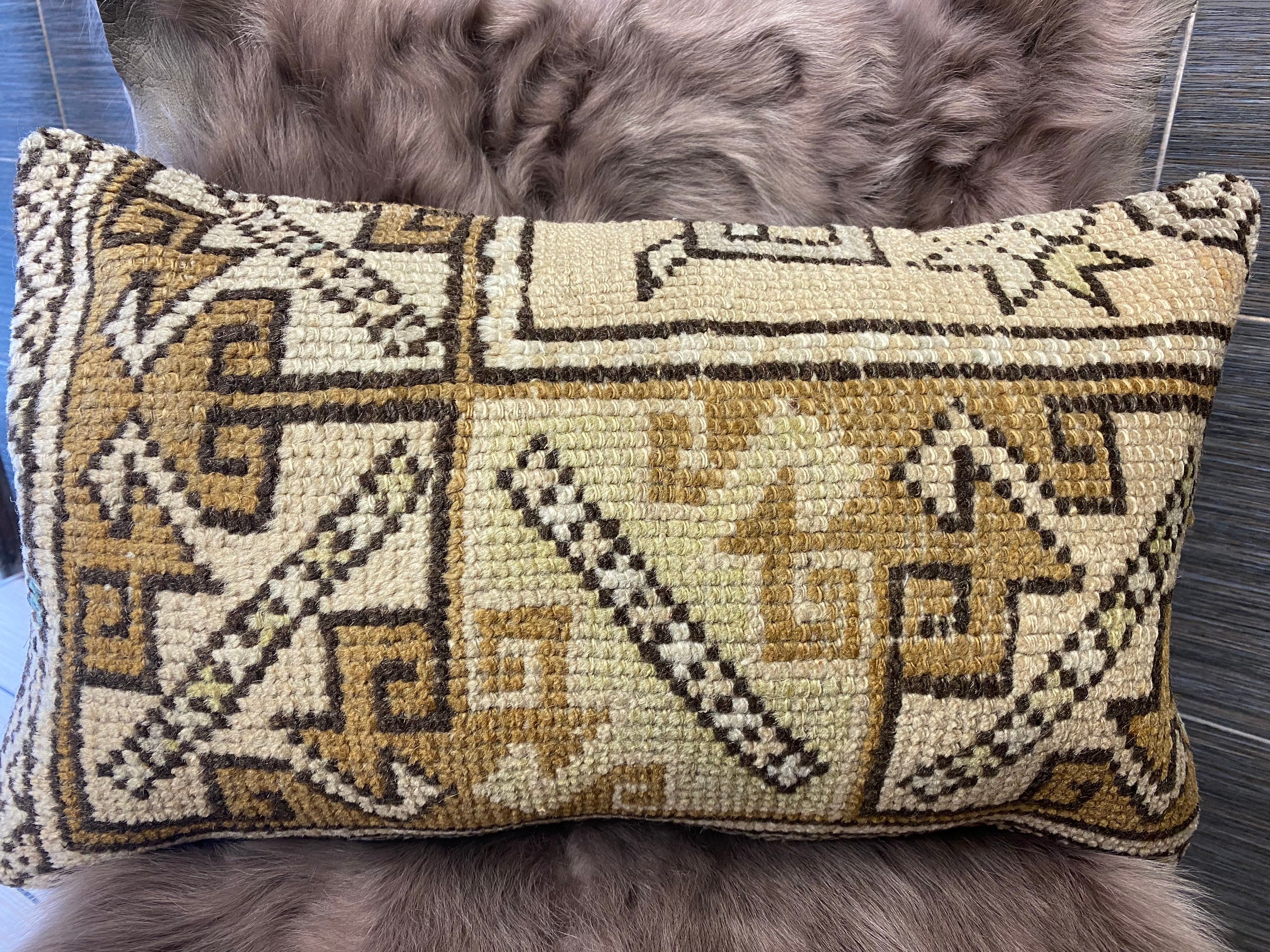 Turkish Kilim Cushion Cover,20x12'',50x30 cm,Traditional Kilim Pillow,Wool Cushion Cover,Vintage Kilim,Pillow Case Handwoven Unique Cushion