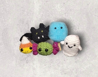 Set of 5 Halloween Candy Amigurumi, Cute Candy Keychains, Crochet Backpack Clips, Bag Charms, Spooky Gift