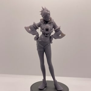 Figura trazadora impresa en 3D overwatch