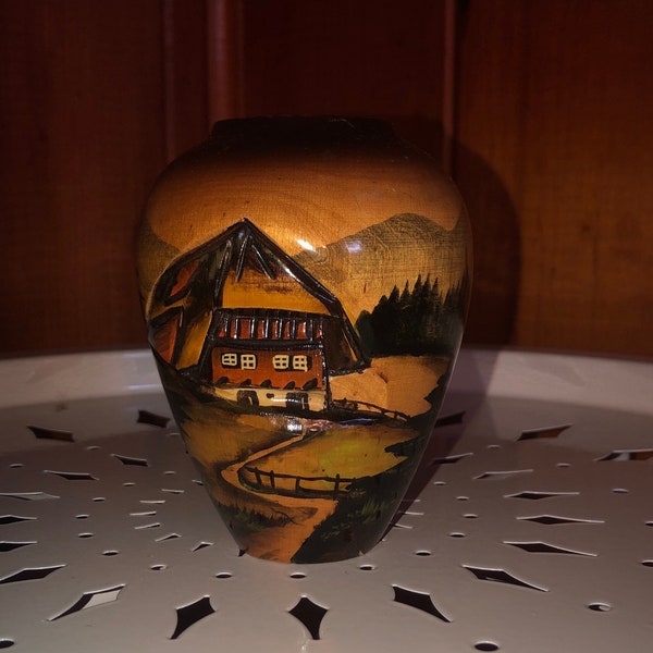 Vintage Handarbeit Black Forest German Hand Carved and Hand Painted Wooden 3D Vase; Handarbeit Wood Vase