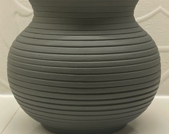 Vase noir mat côtelé
