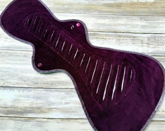 20” Heavy SweetSpot Gusher Cloth Pad | Center Core Gusher Pad | Heavy Flow Protection | Cotton Velour Top | 3” Snapped Width | Period Pad