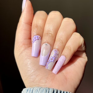 Lavender Blooms press on nails, glue on nails, flowers, nails, acrylic nails, French tip, gel nails, false nails, Canada nails, fake nails image 6