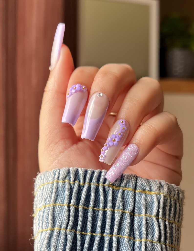 Lavender Blooms press on nails, glue on nails, flowers, nails, acrylic nails, French tip, gel nails, false nails, Canada nails, fake nails image 2