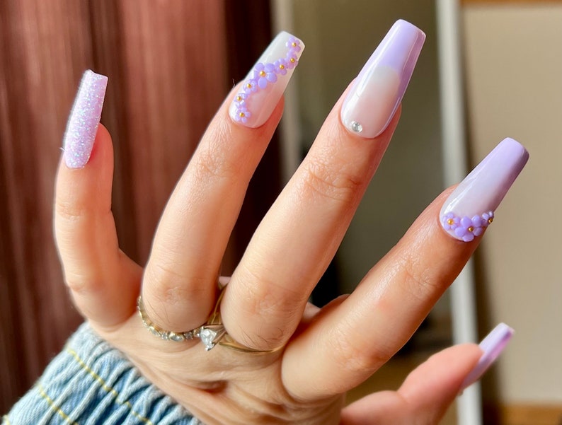 Lavender Blooms press on nails, glue on nails, flowers, nails, acrylic nails, French tip, gel nails, false nails, Canada nails, fake nails image 5