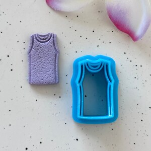 Tanktop jersey uitsnijder | kleisnijders | kledingsnijder | tanktopsnijder l sportjersey l basketbaljersey l tanktop l school kleivormer