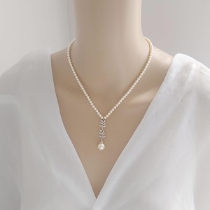 Silver Bridal Pearl Necklace, Bridal Jewelry, Silver Leaf Wedding Necklace, Dainty Necklace for Bride, Bridesmaid Necklace 038