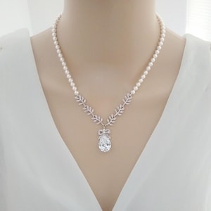 Silver Cubic Zirconia Bridal Necklace, Bridal Jewelry, Silver Leaf Wedding Necklace, Dainty Necklace for Bride, Elegant Pearl Necklace 381