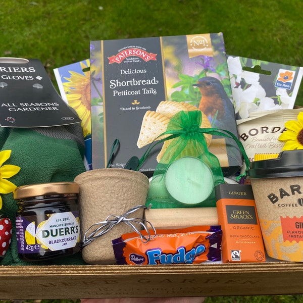 Garden Hamper, Gardening Hamper, Hamper for Gardeners, Garden Gift, Happy Birthday Hamper for Gardeners, Gardening Gift, Christmas Hamper