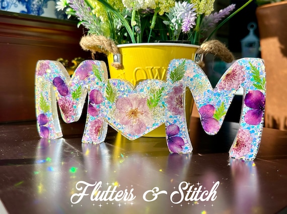 Personalized Flower Gift for Mom ~ Gifts from Daughter ~ Personalized Gift for Mother's Day ~ Real Pressed Flowers ~ Pick your Colors