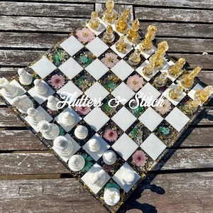 Pressed Flower Complete Resin Chess Set: Pastel Floral Board with 32 Pearl and Gold Flake Pieces