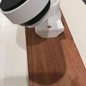 Timbre inalámbrico Google Nest con soporte giratorio de 0 a 35 grados. Inclinación ajustable. Se puede girar el soporte sobre la moldura. Consultar el paquete para detectar el paquete.