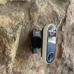 Google Nest Hello Doorbell 90 degree Swivel Mount Adjustable Tilting Bracket.  Can rotate from 15deg to 90deg. Get perfect viewing angle.