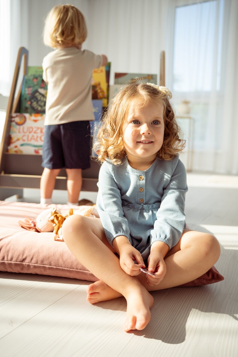 Bibliothèque MAXI Montessori et rangement de jouets, meubles pour enfants, cadeau parfait pour bébé image 4