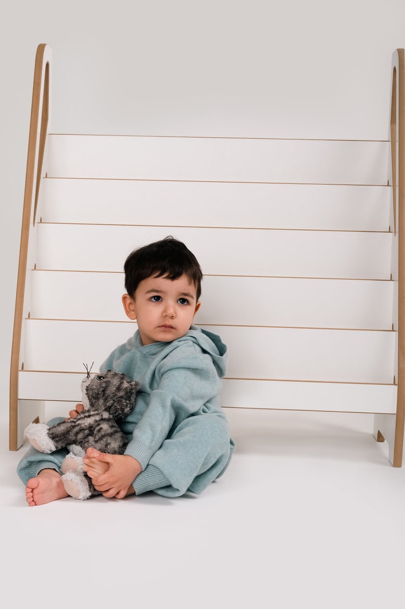 MAXI Montessori Bücherregal und Spielzeugaufbewahrung, Kindermöbel, perfektes Babygeschenk Bild 4