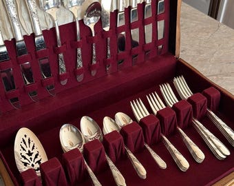 Silver plated silverware  ( set of 8)