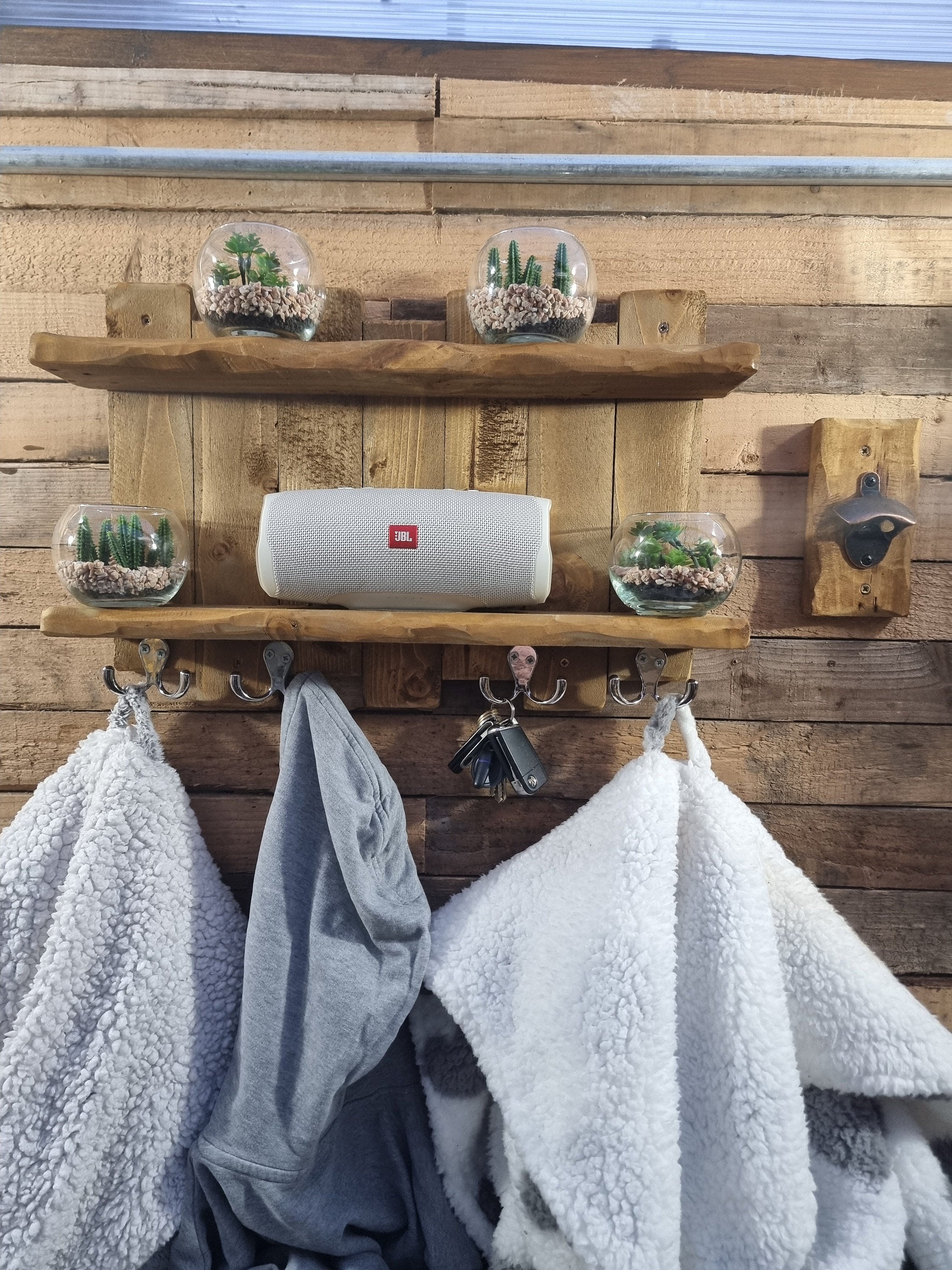 7 Pane (RH) Hot Tub Robe Hanger Hand Made Wooden Rustic Hot Tub Robe ...