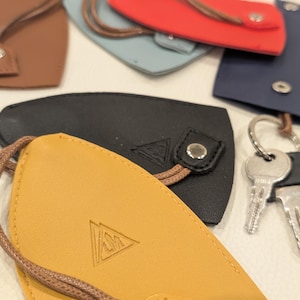 Slim Vegan Leather Key Case, Retractable, Pull Type, Multi Colours, Colorful Keychain, Key Protector, Keeps Keys Secure, Colourful Key Ring