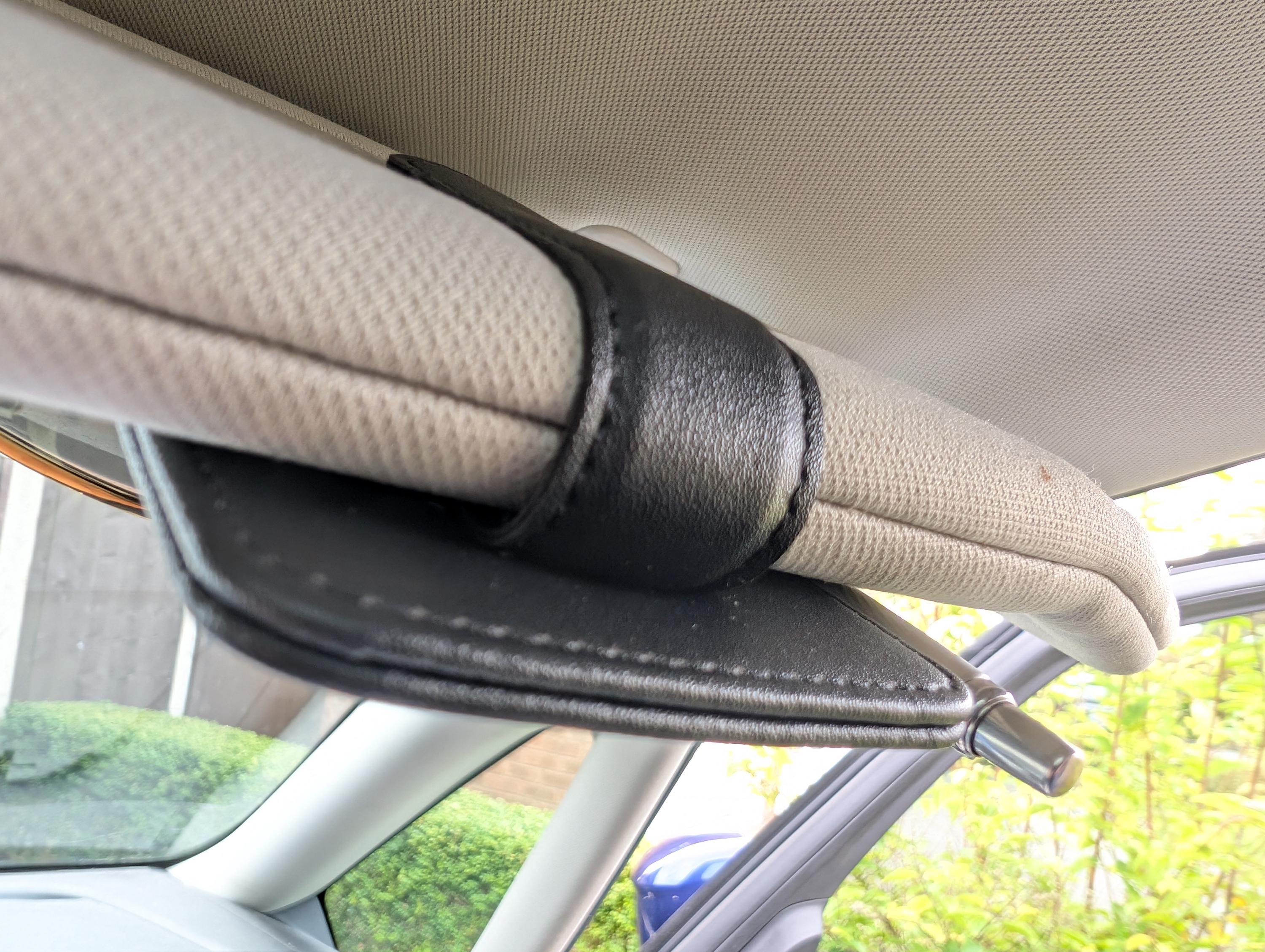 Piccolo organizer in pelle per visiera parasole per auto e camion