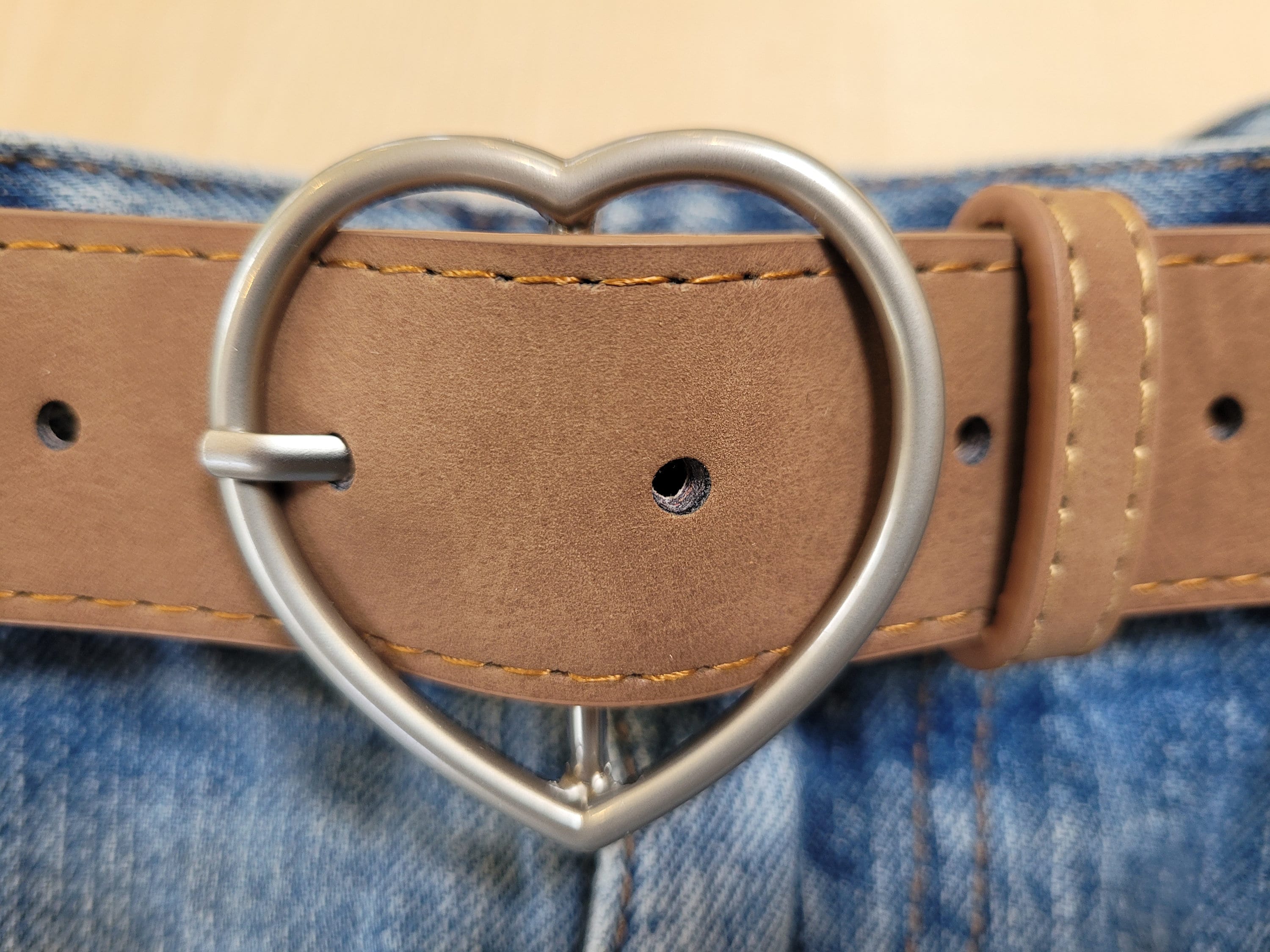 Gold heart shop buckle belt