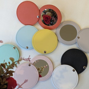 Specchio da trucco rotondo, specchio tascabile sottile, custodia in pelle vegana, specchio da borsa, mini specchio cosmetico, specchio da toeletta, multicolore
