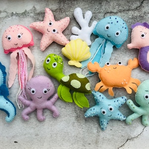 Decorações de feltro subaquáticas | Bonecos móbiles de bebê do oceano | Decoração de parede para berçário | Pelúcias de animais marinhos | Presente para chá de bebê | Brinquedo de feltro feito à mão