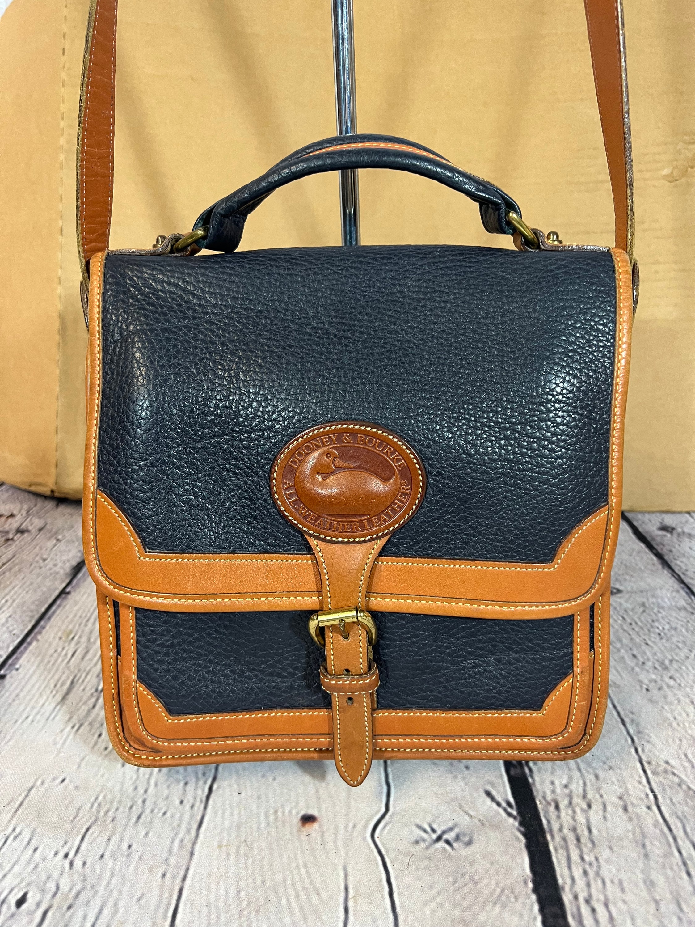 Borsa a tracolla vintage Dooney Bourke Surrey Carrier in Etsy