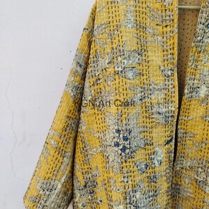 Giacca corta trapuntata Kantha indiana fatta a mano Kimono Le donne indossano una giacca trapuntata aperta sul davanti di colore giallo Boho immagine 4