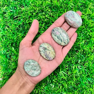 Indian Ruby Zoisite Worry Stone | Healing Crystal Chakra Worry Stone | Palm Meditation Stone | Pocket Stone | Anti Anxiety Worry Stone Gifts