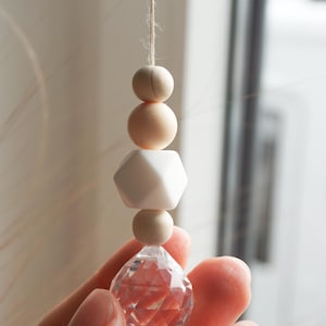 Frühlingsdeko Sonnenfänger | Fensterdeko | Achtsamkeit Geschenk | Sun Catcher | Hygge | Skandi Look | Yoga | spirituelles Geschenk 画像 4