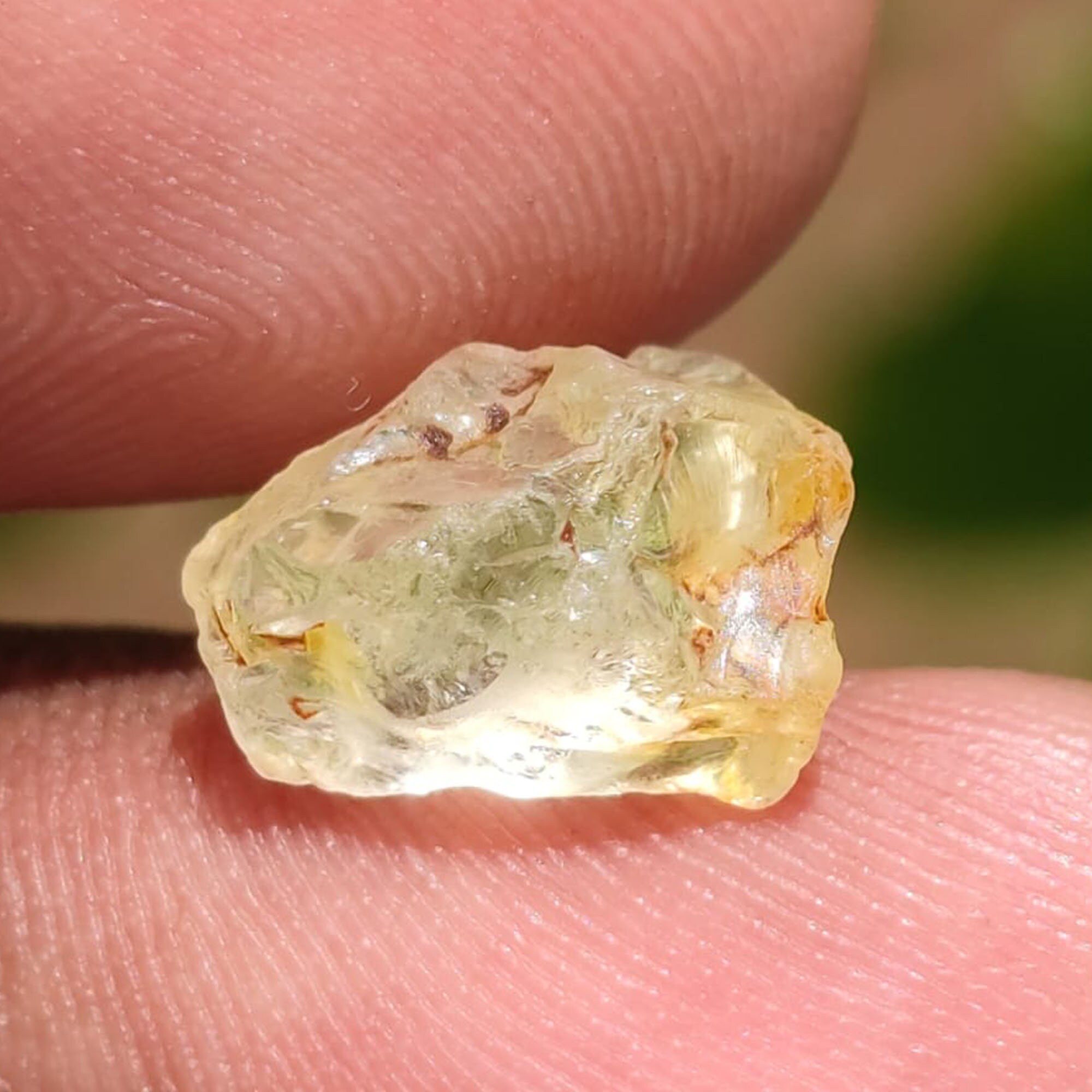 hellgelber Saphir 5.00 Karat | 100% natürlicher Rohedelstein | Zertifiziert - Von unserem Dorf zu Ihren Händen Sri Lanka