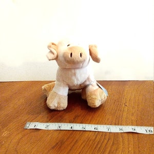 Webkinz Floppy Pig HM184// Brand New With Sealed Code