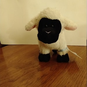 WEBKINZ Sheep HM 227/ Brand New With sealed Code
