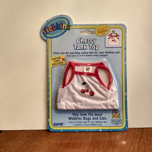 Canotta Webkinz Cherry // Nuova di zecca con codice funzionalità