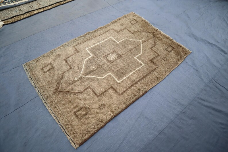 Tappeto vintage afgano 2'8x4'6 piedi/Tappeto in terracotta/Tappeto in lana fatto a mano/Tappeto a pelo corto, effetto anticato e sbiadito/Tappeto orientale/Tappeto per soggiorno/Tappeto per camera da letto immagine 8