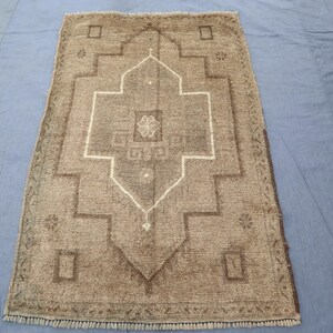 Tappeto vintage afgano 2'8x4'6 piedi/Tappeto in terracotta/Tappeto in lana fatto a mano/Tappeto a pelo corto, effetto anticato e sbiadito/Tappeto orientale/Tappeto per soggiorno/Tappeto per camera da letto immagine 2