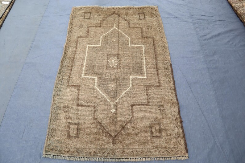Tappeto vintage afgano 2'8x4'6 piedi/Tappeto in terracotta/Tappeto in lana fatto a mano/Tappeto a pelo corto, effetto anticato e sbiadito/Tappeto orientale/Tappeto per soggiorno/Tappeto per camera da letto immagine 2