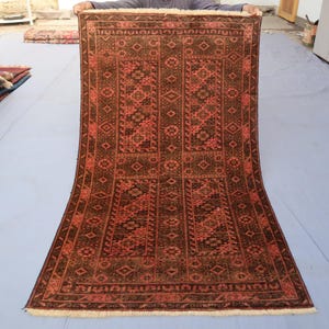 Tappeto antico in terracotta del 1900 da 3 x 5 piedi/Tappeto afgano in lana fatto a mano/Tappeto a pelo corto in difficoltà/Tappeto tribale turkmeno/Tappeto a medaglione vintage/Arredo per la casa